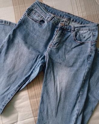 pantalone a zampa 