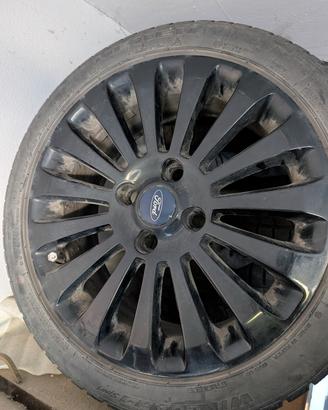 Cerchi con gomme invernali 