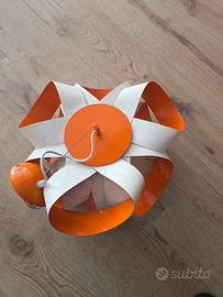 Lampadario design moderno arancione e bianco
