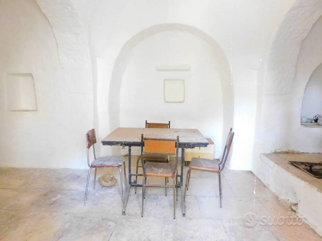 Rustico / Casale di 60 m² con 2 locali a Martina F - Altro