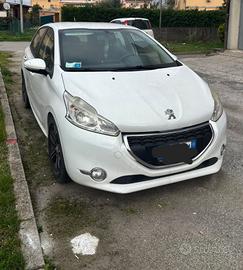 Peugeot 208 GPL-Benzina