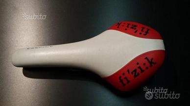 Sella Fizik Antares Kium bianca e rossa