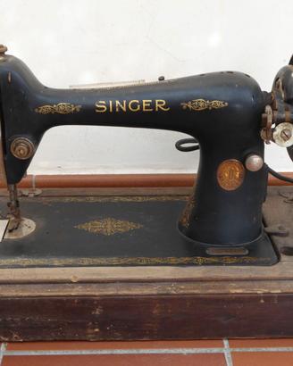 Macchina da cucire Singer vintage per restauro