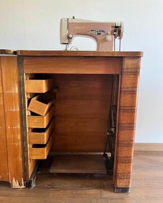Macchina da cucire Diamant con mobile in legno