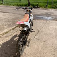 Pit bike