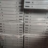 Pannelli in metallo per scaffale