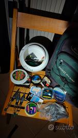 Canne, mulinelli, fili, piombi, ami zaino ecc