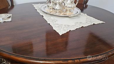 tavolo e 4 sedie stile classico
