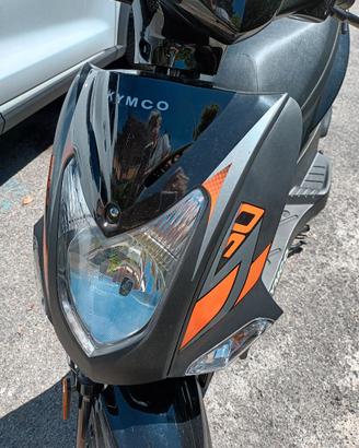 Scooter 50 KYMCO STUPENDO NERO E ARANCIO