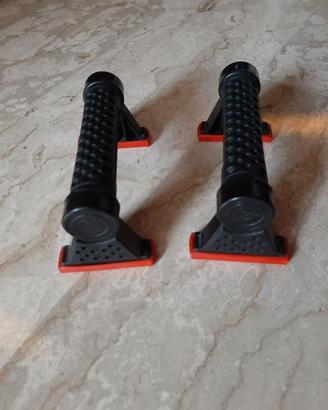 maniglie per flessioni (push-up bars).