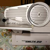 Affettatrice elettrica beta 22