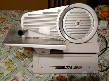 Affettatrice elettrica beta 22