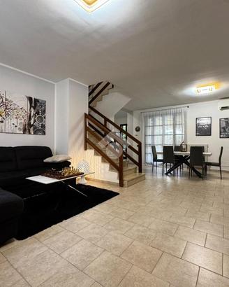 VILLA A SCHIERA A MEDIGLIA