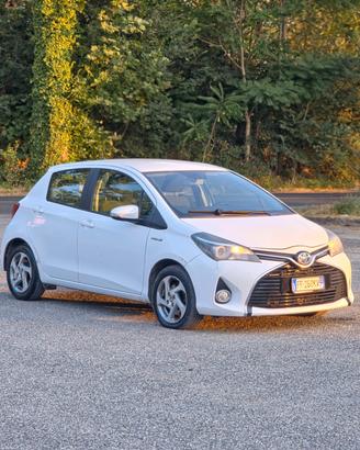 Toyota Yaris 1.5 Hybrid 5 porte Active E6B Automat