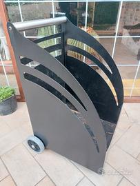 Porta legna con ruote