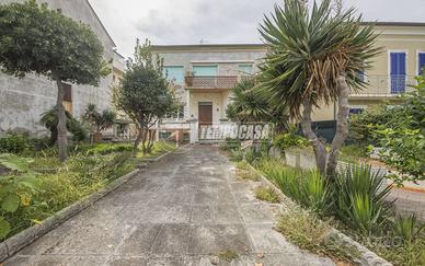 SOLUZIONE CON INGRESSO INDIPENDENTE CON CORTE E GA