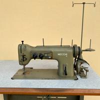 Macchina da cucire industriale NECCHI
