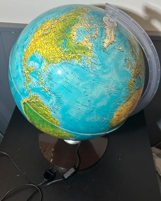 Mappamondo illuminato vintage d'epoca