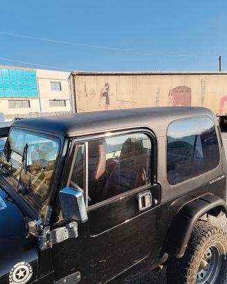Hard-top jeep Wrangler yj