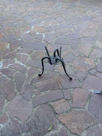 Porta vasi in ferro battuto