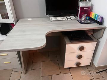 scrivania e cassettiera