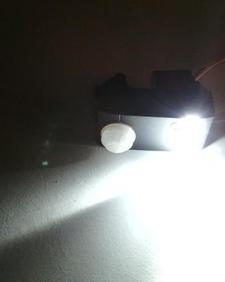 Luci segnapasso di presenza - PIR - multimarca