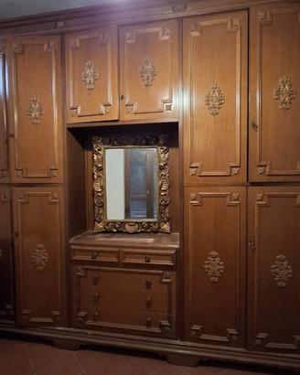 Armadio in legno massello