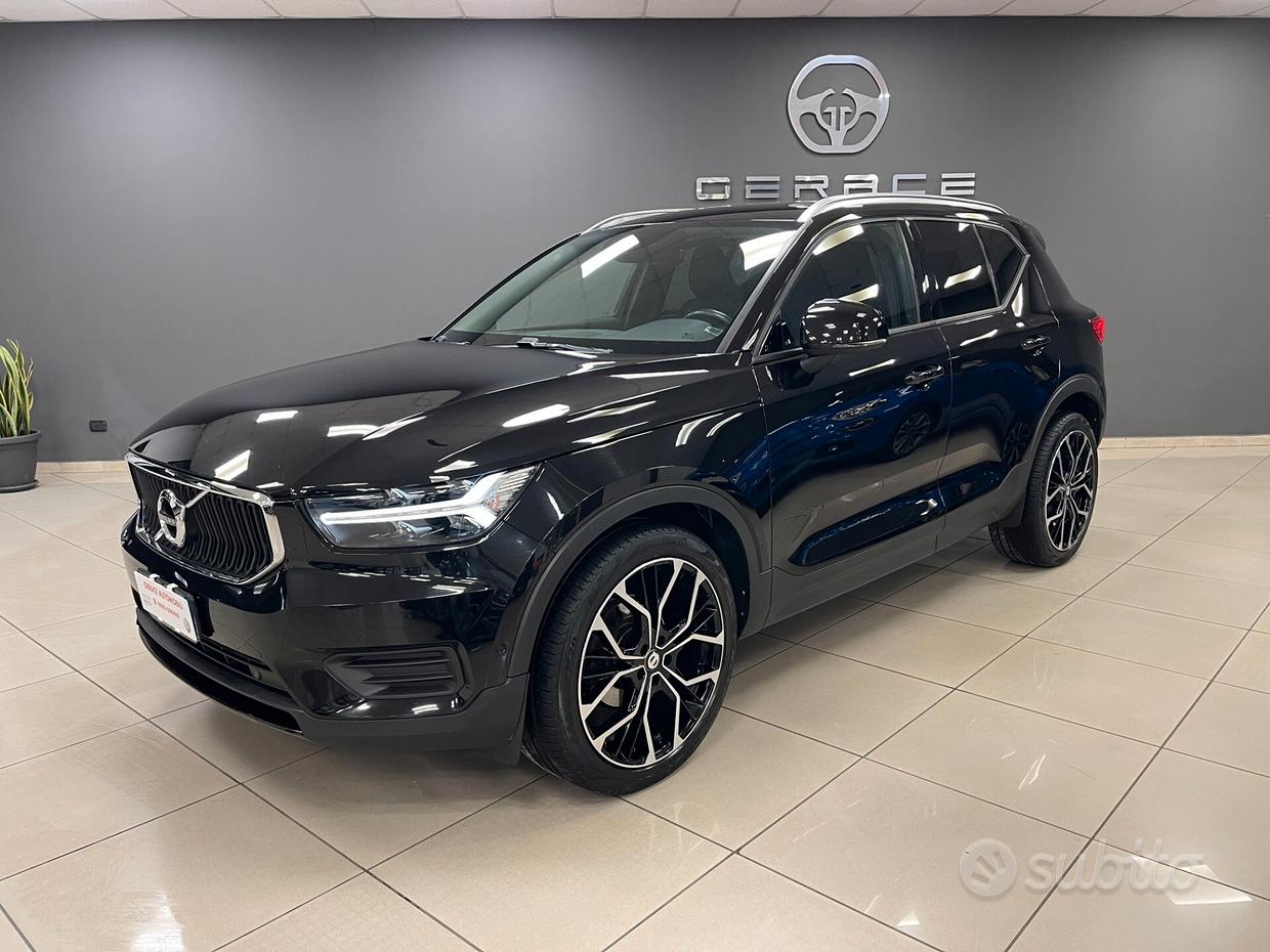 VOLVO XC40 (2017-->)