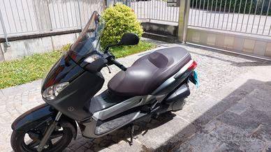 Yamaha Xmax 250 YP 250 R 