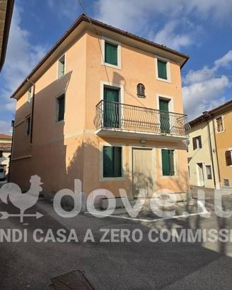 Casa indipendente di 170 m² con più di 5 locali a 