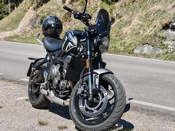 Trident 660