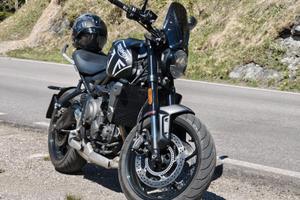Trident 660