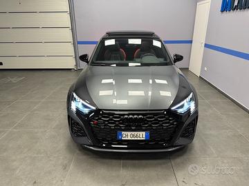 Audi rs3 con carbo ceramica e tettuccio.