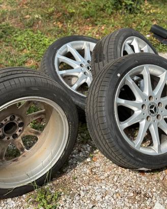 Gomme  205/45 R17 ESTIVE con cerchi Mercedes