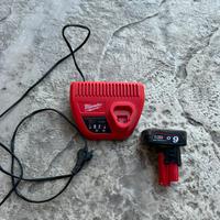 Milwaukee carica batteria e batteria