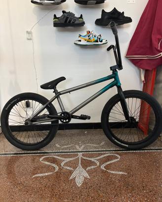 BMX Subrosa Salvador Pari al nuovo.