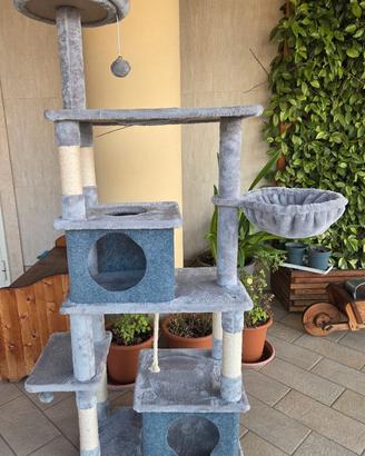 Albero tiragraffi per gatto