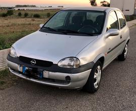 Opel corsa B 1,5td con gancio traino