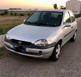 Opel corsa B 1,5td con gancio traino