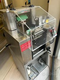 Macchina pasta fresca cappelletti