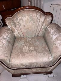 Poltrona Classica in Legno Damascato.