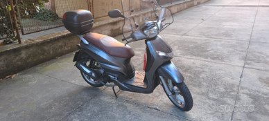 Scooter Peugeot Tweet 150