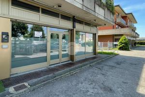 NEGOZIO A GRASSOBBIO