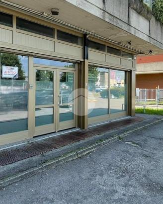 NEGOZIO A GRASSOBBIO