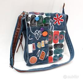 Borsa in jeans con inserti in pelle e patchwork
