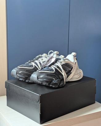 Adidas xlg runner Deluxe 2.0 bianche e nere 