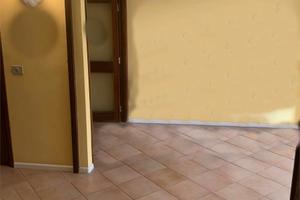 Via Cocco Ortu, ufficio luminoso, ristrutturato