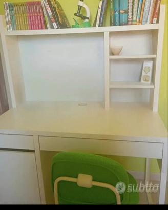 Scrivania e libreria ragazzi Ikea
