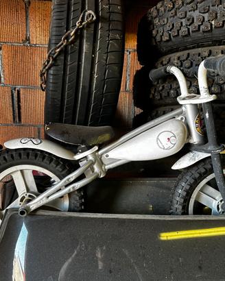 Bicicletta senza pedali con freno bambino