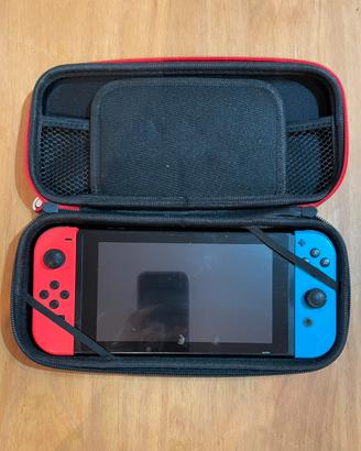 Nintendo switch funzionante con custodia pokeball